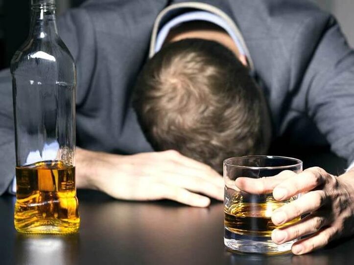 consumo de alcohol como causa de varices